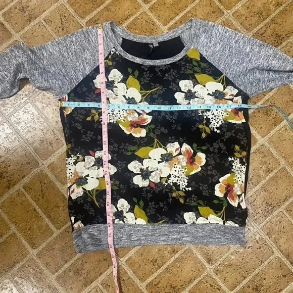 Kut From the Kloth Floral Mixed Material Top - Picture 14 of 14